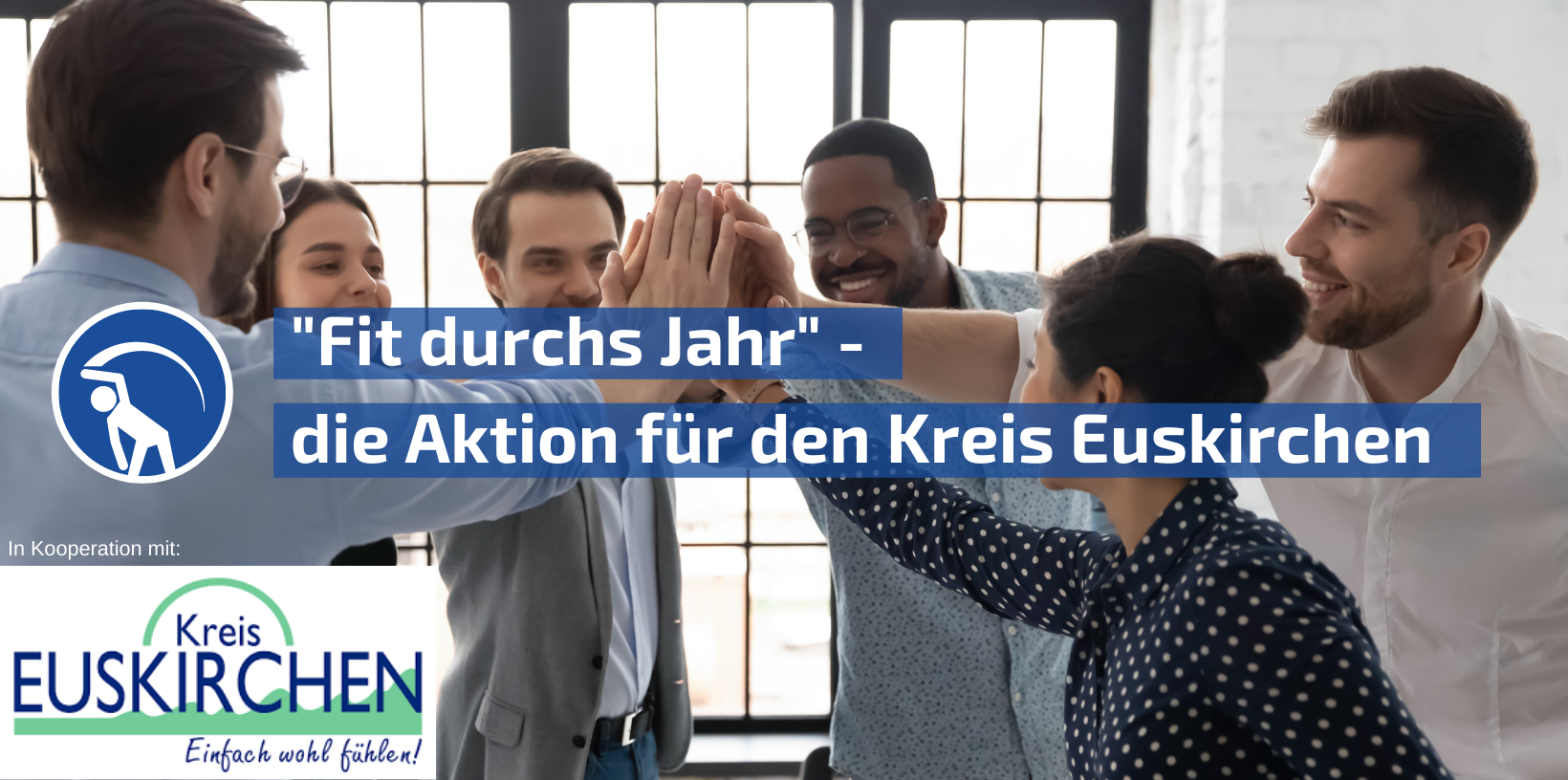 Gruppe von Kollegen gibt sich High-Five, "Fit durchs Jahr" Aktion für Kreis Euskirchen.
